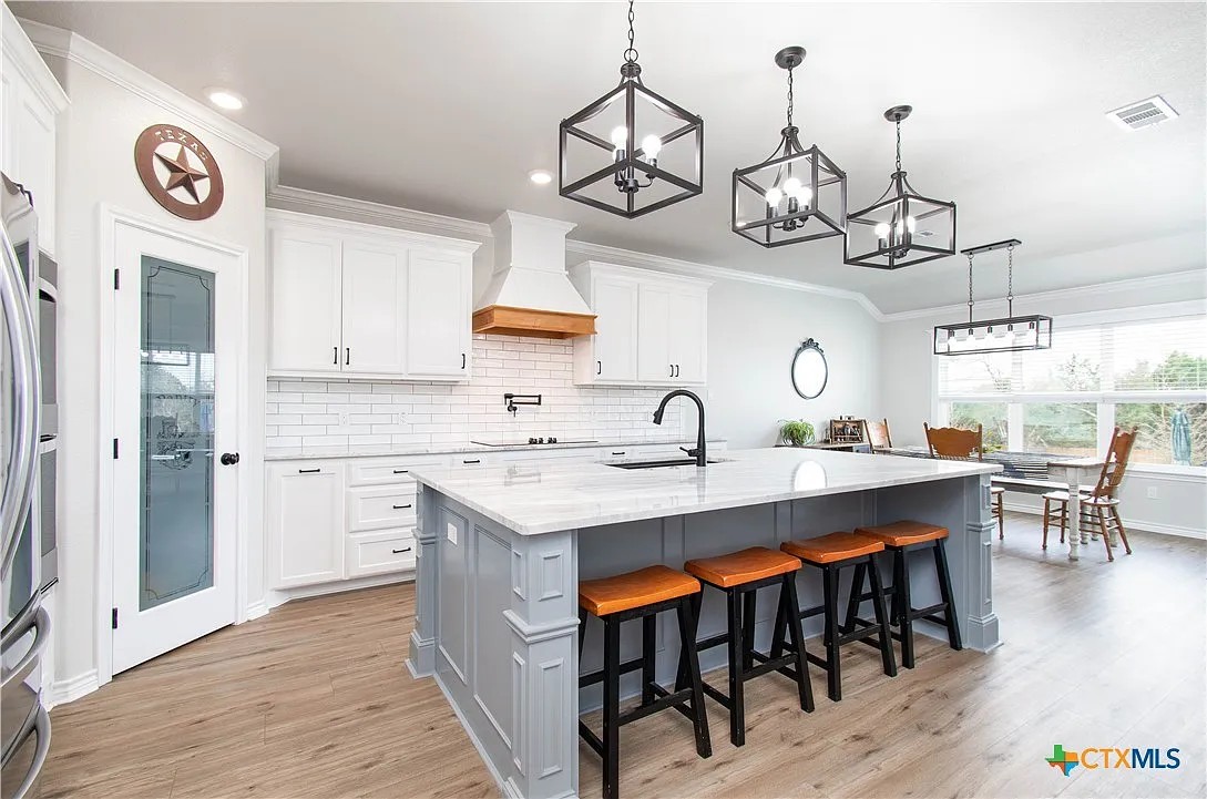 Custom kitchen by Texas Seven Homes