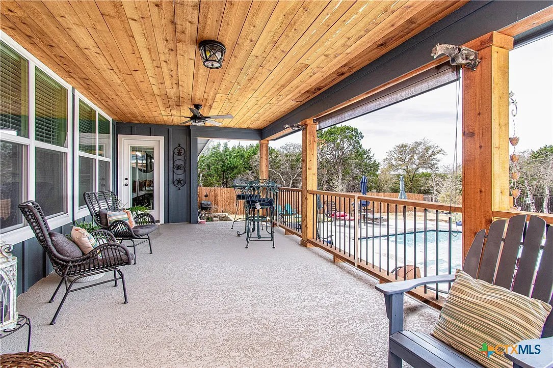 Porch with pool